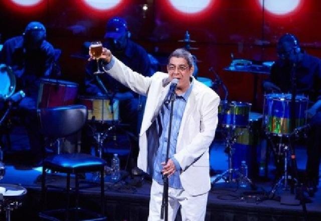 Imagem da noticia Zeca Pagodinho é internado com covid-19