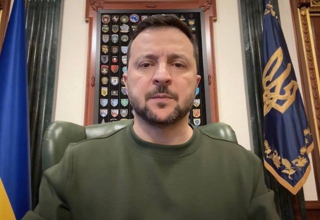 Imagem da noticia Zelensky cobra países e diz que atraso na entrega de ajuda militar beneficia exército russo