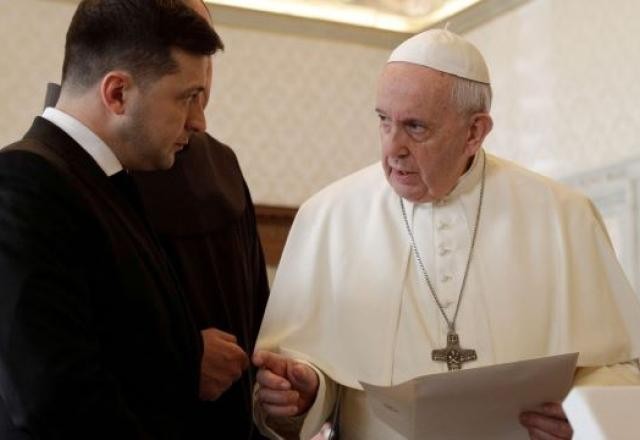 Imagem da noticia Presidente da Ucrânia encontra papa Francisco no Vaticano