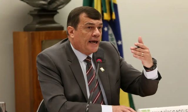 Imagem da noticia Ex-ministro da Defesa e outros acusados pedem que suas ações não sejam julgadas no STF 