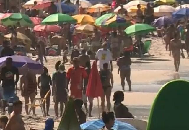Praias e hotéis lotam em início de feriado no Rio de Janeiro