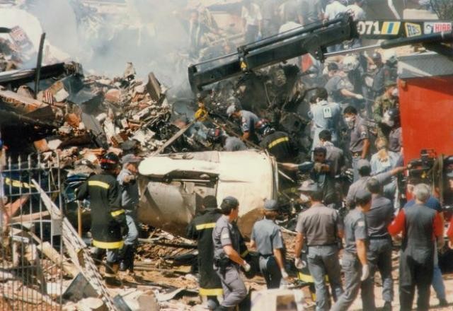 Imagem da noticia Acidente com Fokker 100 da Tam, que matou 99 pessoas, completa 25 anos