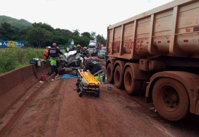 Imagem da noticia Motorista de carreta presta depoimento sobre acidente que matou seis pessoas em MG