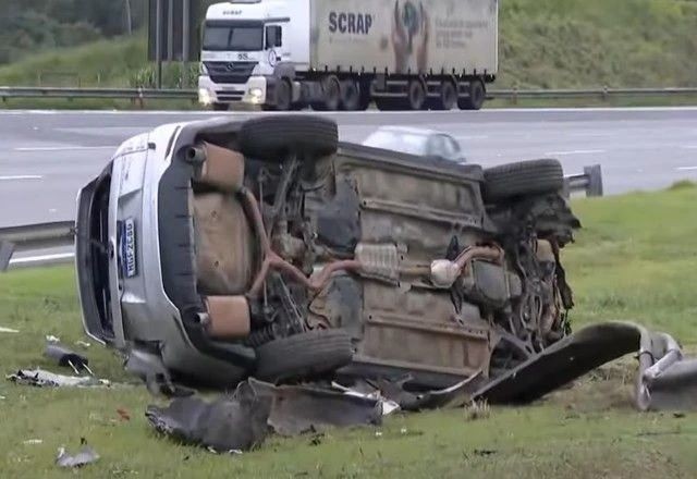 Imagem da noticia Imagens mostram racha entre veículos de luxo antes de acidente fatal em rodovia de SP