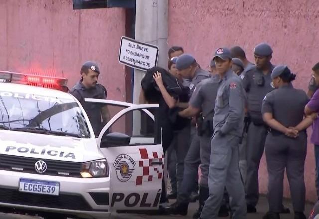 Imagem da noticia Professora esfaqueada por aluno diz sentir dó: "ele é vítima do sistema"