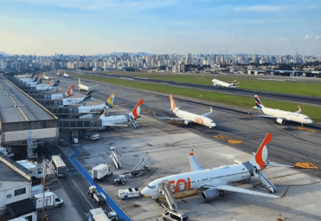 Imagem da noticia Aeroporto de Congonhas é fechado após avião da Latam colidir com pássaro