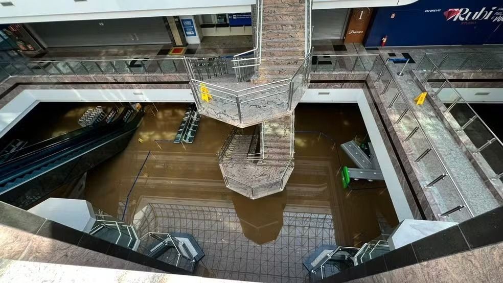 Imagem da noticia Aeroporto de Porto Alegre pode ficar com operações suspensas até 30 de maio