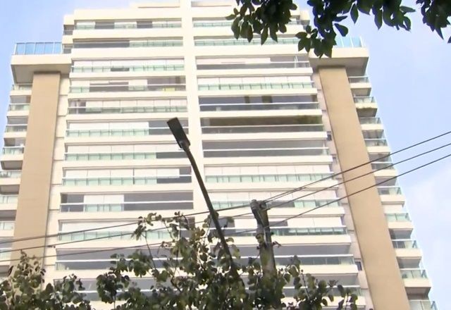 Imagem da noticia SP: adolescente fica preso em escada e morre afogado em piscina 