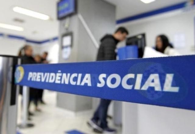 Imagem da noticia Zanin defende que 'revisão da vida toda' volte ao STJ