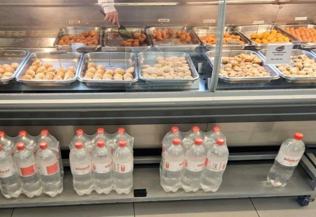 Imagem da noticia Chuvas no RS: Força-tarefa encontra galão de água sendo vendido a R$ 80 