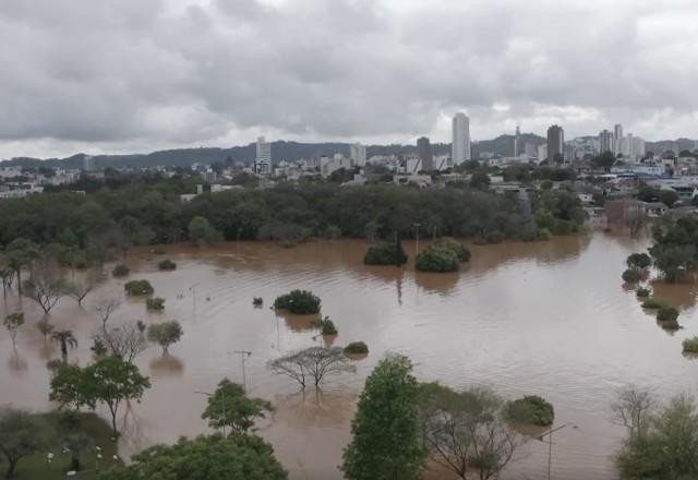 Fortes chuvas causam prejuízos e transtornos no sul do país