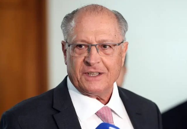 Imagem da noticia Alckmin diz que tarifa global de 15% aplicada pelos EUA pode ser positiva para o Brasil