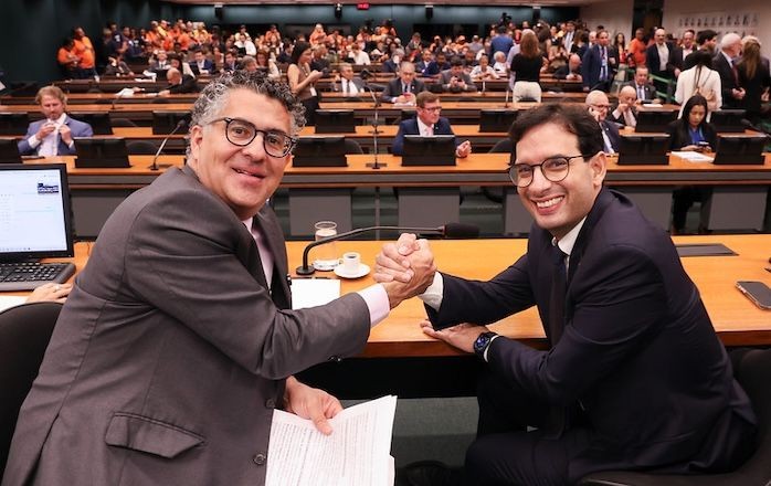 Imagem da noticia Governo fecha acordo com Motta e projeto próprio da 6x1 avançará na Câmara