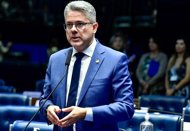 Imagem da noticia Alessandro Vieira vai substituir Renan Calheiros na CPI da Braskem