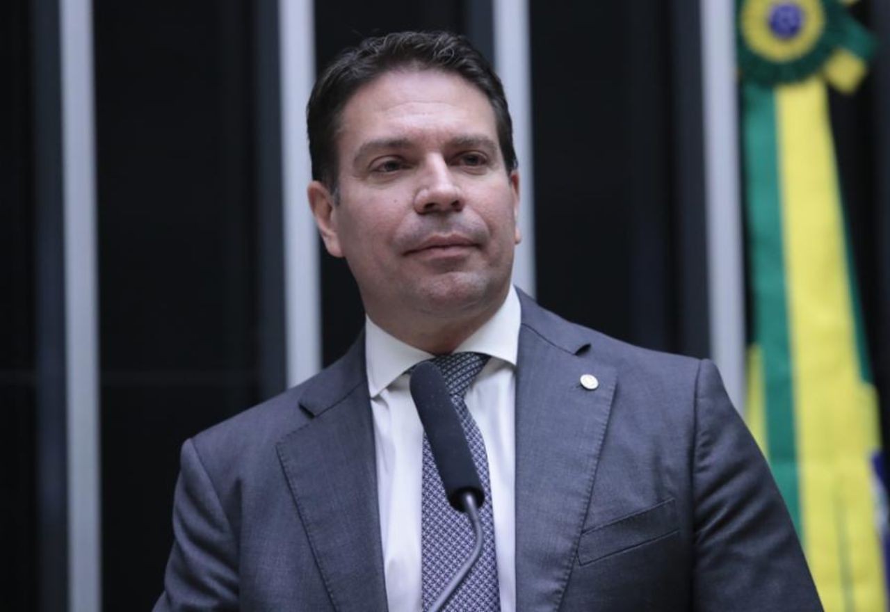 Imagem da noticia Alexandre Ramagem, candidato à prefeitura do Rio pelo PL, é sabatinado; assista