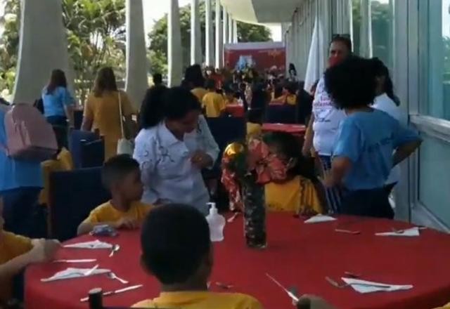 Imagem da noticia Michelle Bolsonaro promove almoço para crianças carentes no Planalto