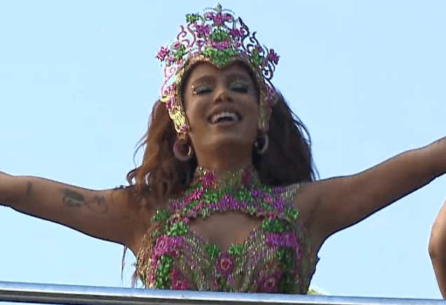 Imagem da noticia Ainda em clima de carnaval, bloco com Anitta reúne 800 mil pessoas no Rio