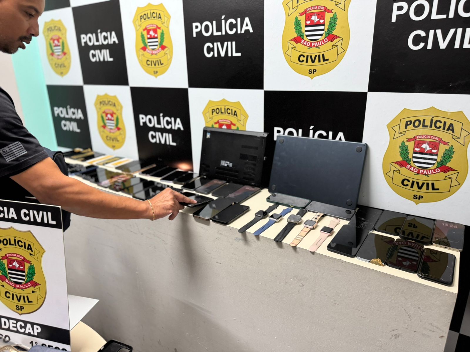 Imagem da noticia Polícia recupera 16 mil celulares em operação contra roubo e receptação em São Paulo