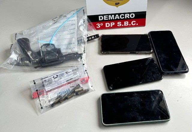 Imagem da noticia Polícia mata suspeito de roubar carro da equipe de segurança de Lula