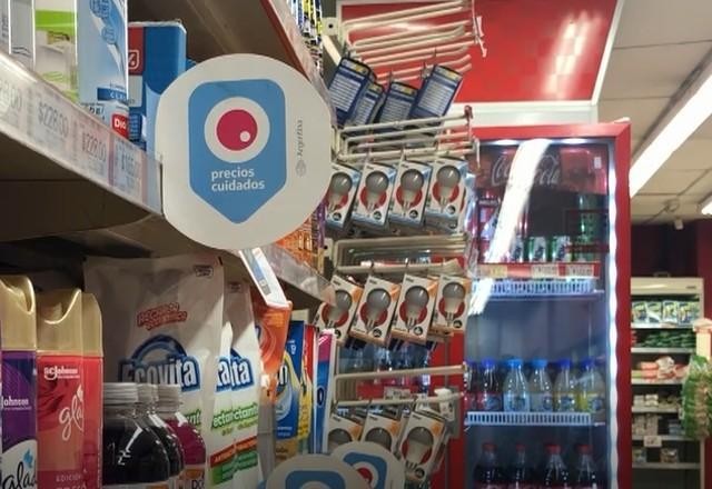 Imagem da noticia Argentina congela preços de mais de mil produtos por 90 dias