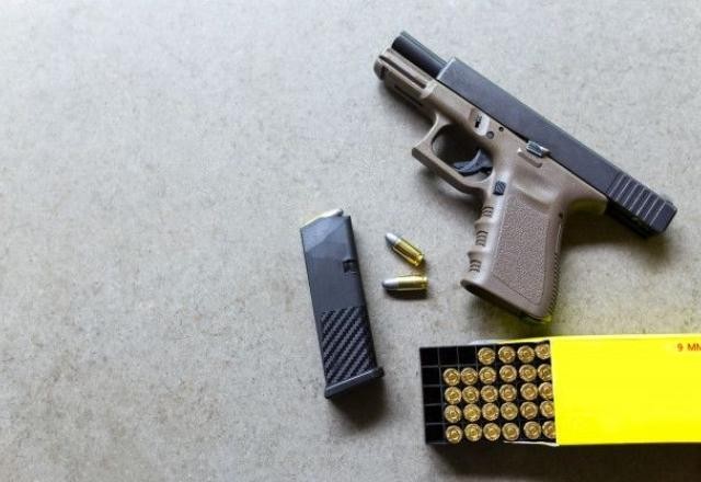 Imagem da noticia Policial Militar de folga pode portar arma em festas? Entenda