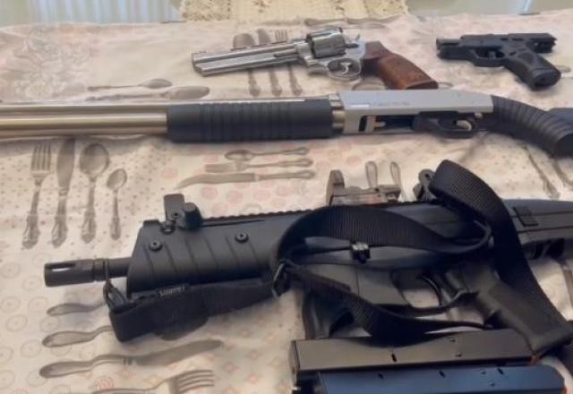 Imagem da noticia PF apreendeu armamento pesado e dinheiro vivo com golpistas do 8/1