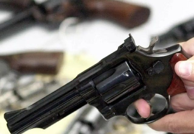 Líder do Psol apresenta emenda para incluir armas e munições no "imposto do pecado"