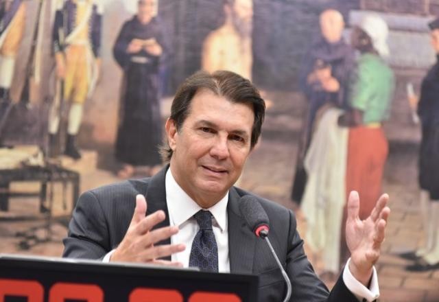 Imagem da noticia Arthur Maia comenta silêncio de Cid em CPMI: "Só incrimina aquele que tem motivo"