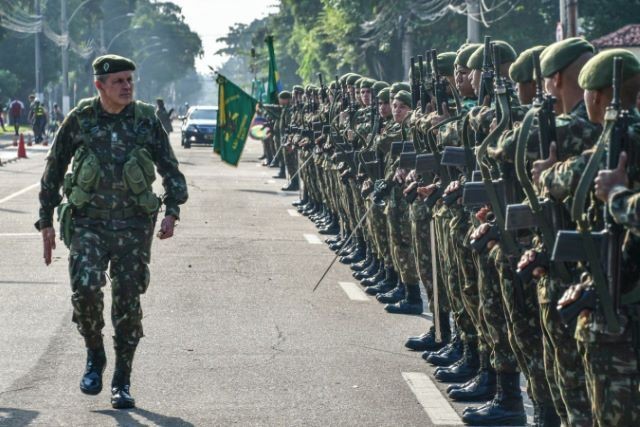 Imagem da noticia Mudanças na aposentadoria de militares estão entre medidas do corte de gastos anunciadas por Haddad