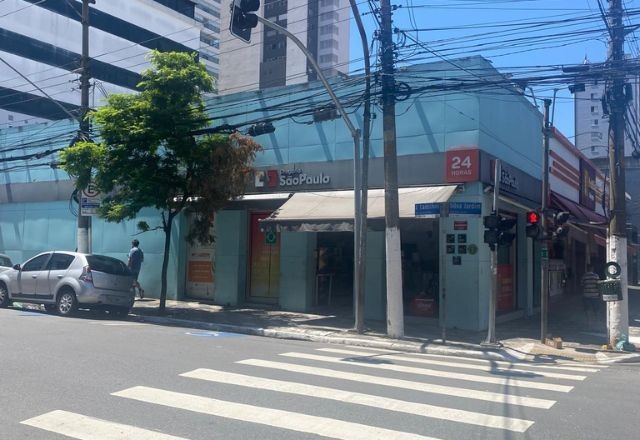 Imagem da noticia Criminosos roubam R$ 50 mil em medicamentos para emagrecer de farmácia em SP