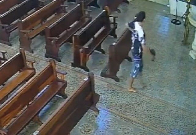 Ladrão tira boné antes de roubar igreja em Mato Grosso do Sul 