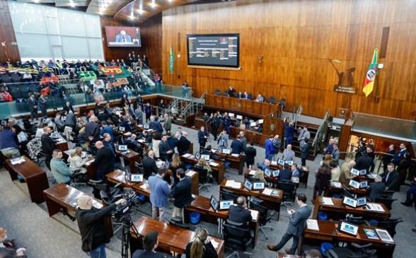 Imagem da noticia Assembleia Legislativa do Rio Grande do Sul aprova reajuste de 8% no salário mínimo regional
