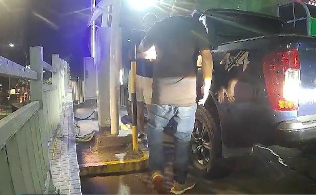 Imagem da noticia VÍDEO: assessor parlamentar foi baleado à queima-roupa e pelas costas por policial no Rio