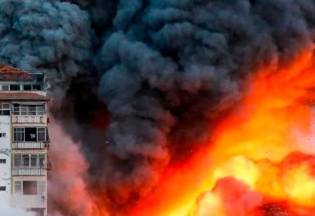 Imagem da noticia Poder Expresso: Correspondente do SBT fala ao vivo da fronteira com a Faixa de Gaza