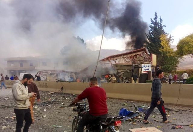 Imagem da noticia Israel bombardeia vilarejo e mata 23 pessoas, sendo sete crianças, no Líbano