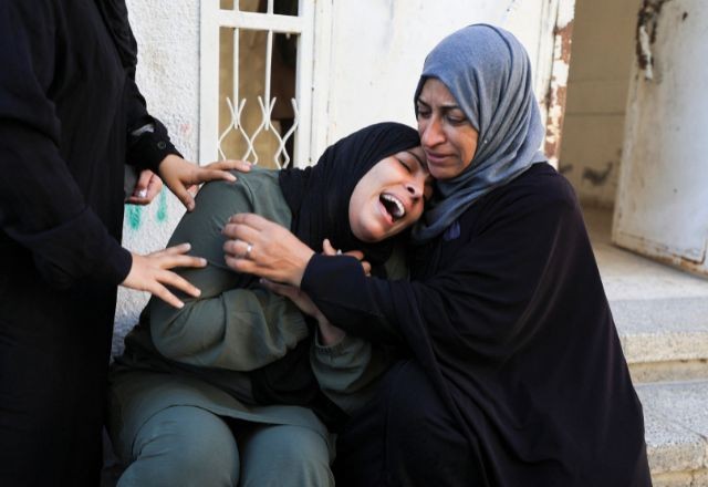 Imagem da noticia Ataques israelenses matam cinco pessoas em Gaza e na Cisjordânia, dizem médicos