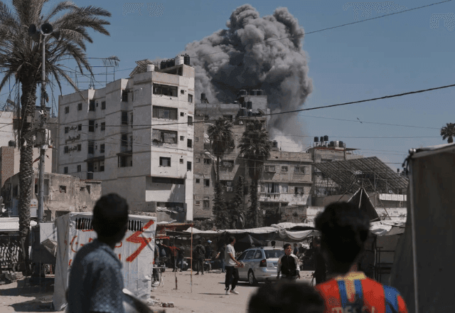 Imagem da noticia Novo ataque israelense a Gaza mata ao menos 27 pessoas nesta sexta (30)