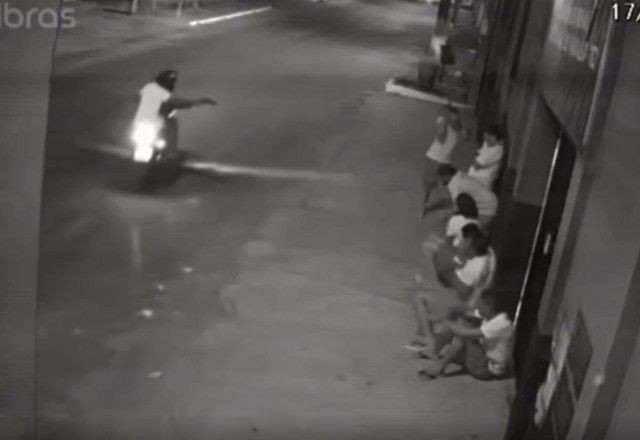 Imagem da noticia Detentos são assassinados a tiros na porta de presídio em Tocantins
