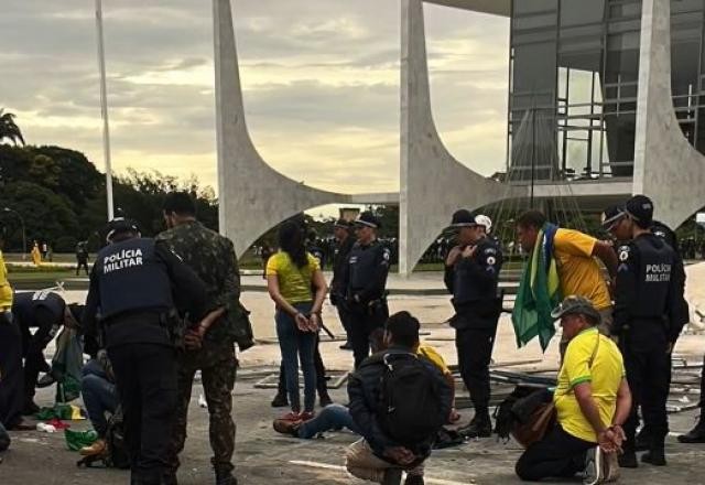 Imagem da noticia Moraes autoriza nova coleta de DNA de golpistas presos no 8/1