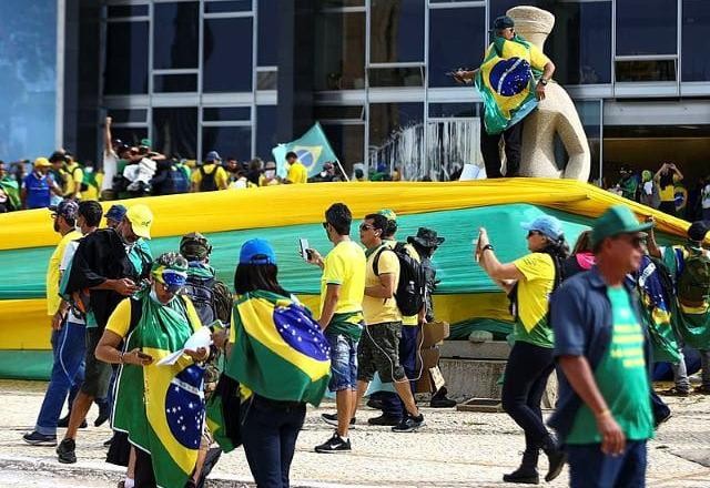 Imagem da noticia Defensoria pede soltura de oito presos em atos golpistas de 8 de janeiro