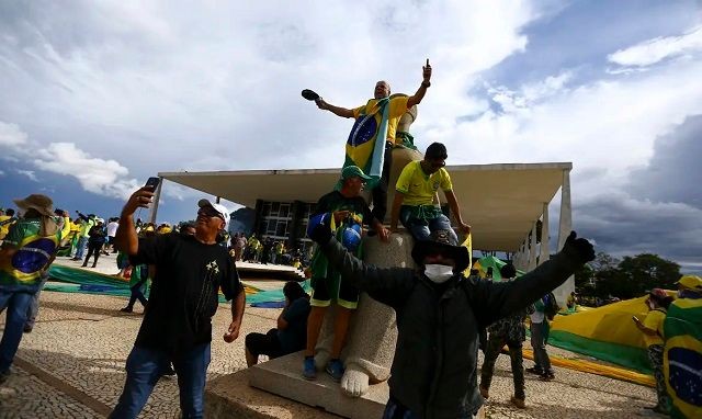 Imagem da noticia Mais de 300 pessoas já foram condenadas pelos atos golpistas do 8 de janeiro 