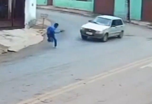 Imagem da noticia Bandido traído: comparsa atropela parceiro de crime durante fuga