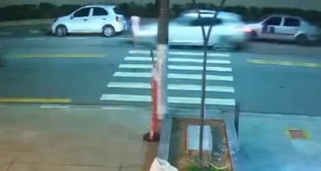 Imagem da noticia Adolescente morre atropelada na mesma avenida onde perdeu o pai há um ano em Osasco (SP)
