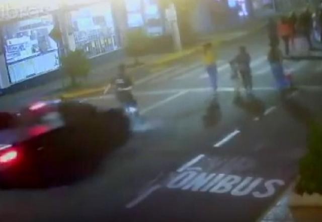 Imagem da noticia Motorista embriagado atropela pessoas que participavam de procissão no RS