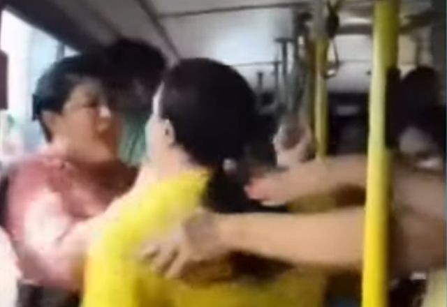Imagem da noticia “É um direito deles” declara mãe de autistas que se envolveu em briga por assento preferencial 