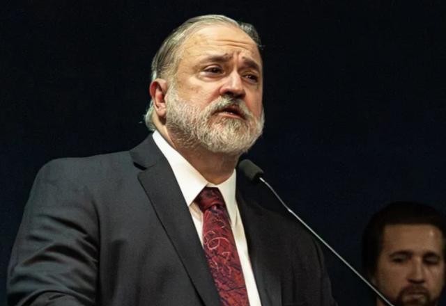 Imagem da noticia "PGR não aceita delações conduzidas pela PF", diz Aras após acordo que soltou Mauro Cid