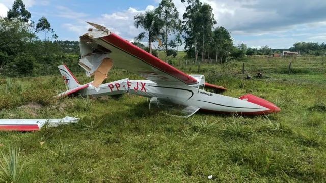Imagem da noticia Avião de pequeno porte cai no Rio Grande do Sul durante aula de voo