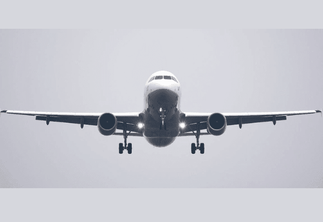 Imagem da noticia Aeronautas mantêm ameaça de greve na virada do ano