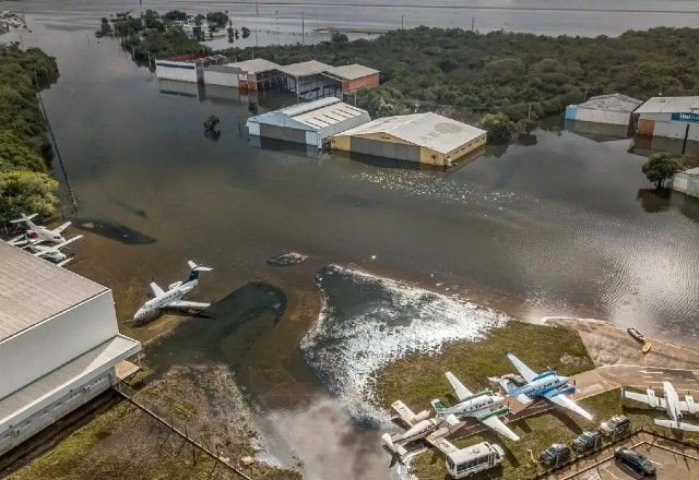 Imagem da noticia Aeroporto fechado após enchentes no Rio Grande do Sul deve voltar a operar em outubro