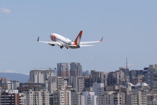 Imagem da noticia Governo libera crédito para empresas aéreas em busca de aliviar impacto da alta dos combustíveis